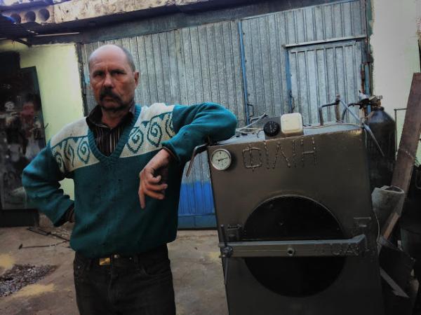 Новина Народний умілець з Кіровоградщини винайшов котел, що працює на смітті Ранкове місто. Кропивницький