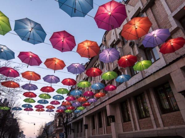 Новина Аллею парящих зонтиков в новом формате презентуют в Кропивницком Ранкове місто. Кропивницький