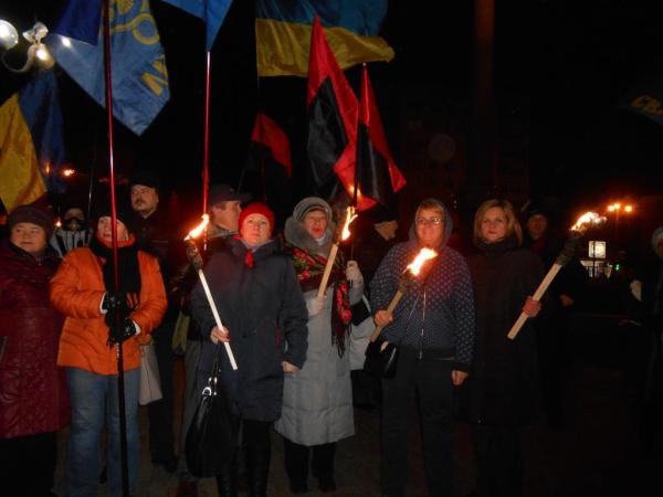 Новина Кропивницький: Місцеві націоналісти провели смолоскипний марш на честь Степана Бандери Ранкове місто. Кропивницький