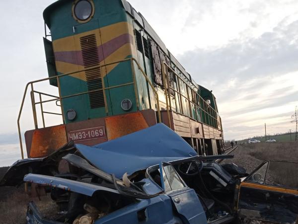 Новина Кіровоградщина: У Новомиргороді на залізниці загинув тридцятирічний водій авто Ранкове місто. Кропивницький