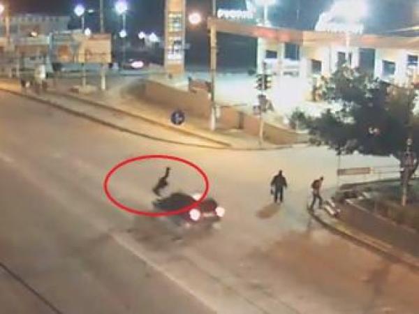 Новина В Севастополе пешехода от удара подбросило в воздух (ВИДЕО) Ранкове місто. Кропивницький