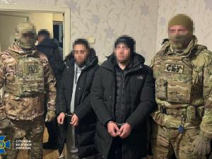 Новина СБУ «вивела» з-за кордону і затримала в Україні лідерів банди, які продавали наркотики в Євросоюзі Ранкове місто. Кропивницький